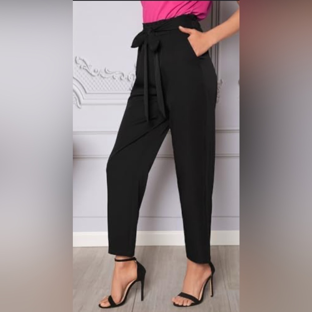 Black Relaxed Fit Trousers with Tapered Ankle